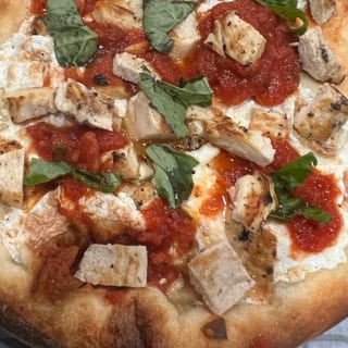 Grilled Chicken Pizza 16"