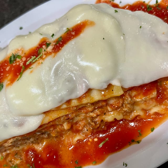 Lasagna con Carne Dinner.