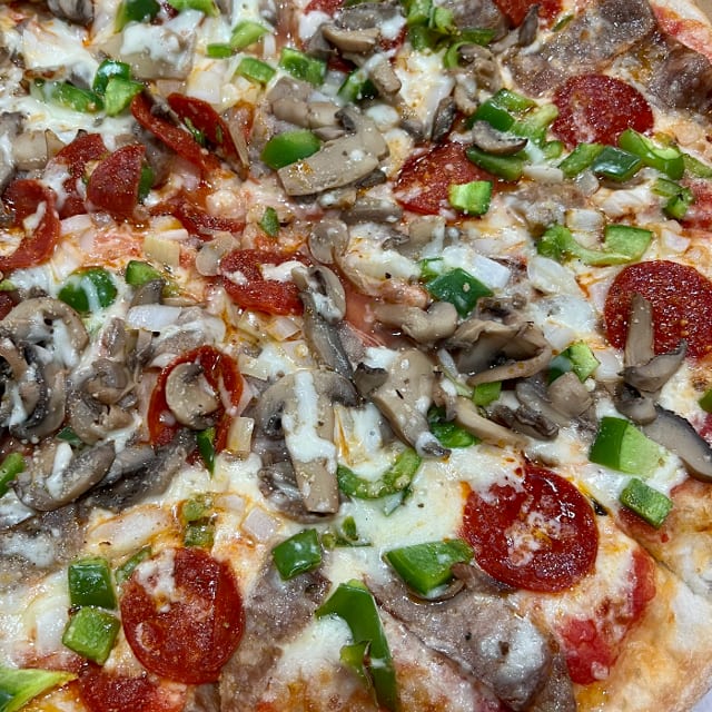 Mama Rosa Works Pizza 10".